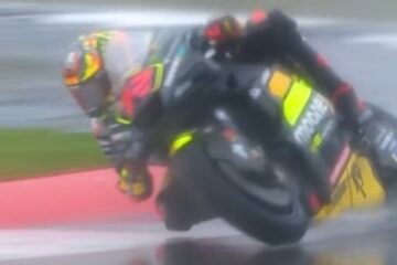 BEZZECCHI EN POLE SOUS LA PLUIE A SILVERSTONE