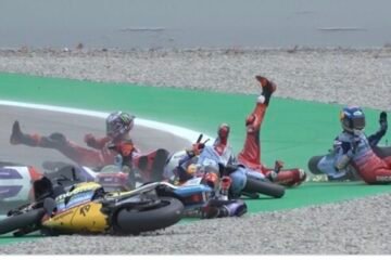 BAGNAIA SE BLESSE AU DÉPART DU GP DE CATALOGNE