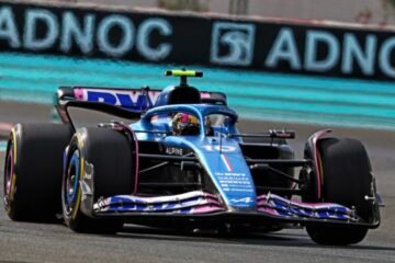 LES PILOTES ALPINE PRÉPARENT LA DERNIÉRE QUALIFICATION DE LA SAISON 2023 A YAS MARINA
