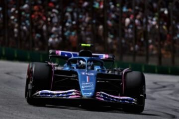 LES 2 ALPINE DANS LES POINTS A SAO PAULO