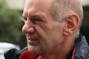 ADRIAN NEWEY : LE PRODIGE DU DESIGN EN F1 AU COUP DE CRAYON MAGIQUE…