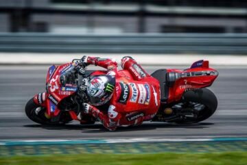 TEST SEPANG MOTO GP. BASTIANINI ET L'UNE DES DUCATI OFFICIELLE DEVANT CE DEUXIEME JOUR