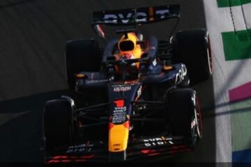 VERSTAPPEN DEJA DEVANT AUX 1ers ESSAIS A DJEDDAH DEVANT ALONSO
