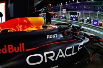 A DJEDDAH, LA POLE POUR RED BULL ET VERSTAPPEN… DEVANT LECLERC ET FERRARI!