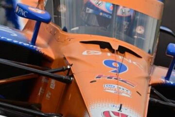 SCOTT DIXON LE PLUS RAPIDE DES DERNIERS ESSAIS DU 'CARB DAY A INDIANAPOLIS