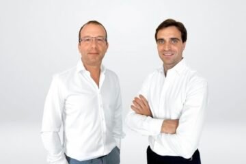 HAMILTON ATTIRE L’INGÉNIEUR ÉRIC SERRA CHEZ FERRARI. ET JÊROME D'AMBROSIO AUSSI!