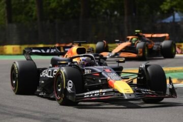 VERSTAPPEN VICTORIEUX DEVANT NORRIS A… 0"725 DU GP D'ÉMILIE-ROMAGNE, A IMOLA