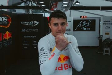 LE FRANÇAIS HADJAR DANS LA RED BULL DE PEREZ AUX LIBRES 1 A SILVERSTONE