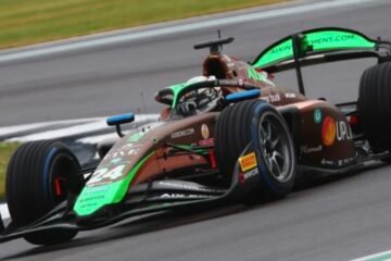LA PLUIE RUINE LES 1ers ESSAIS LIBRES DE LA F2 A SILVERSTONE
