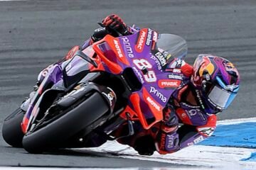 MARTIN LE PLUS VITE DES LIBRES 1 A SILVERSTONE DEVANT LES PILOTES APRILIA