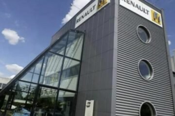 F1.  ETRE INVITÉ A L'USINE RENAULT DE VIRY, C'ETAIT COMME ETRE RECU AU VATICAN