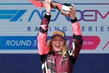 F1 ACADEMY. DORIANE PIN REMPORTE LA COURSE 1 DE MIAMI