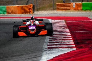 ULTIMATE CUP A PORTIMAO. TRIOMPHE EN HOOSIER FORMULA CUP, D’HUGH BARTER