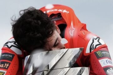 MOTOGP. A MOTEGI, VICTOIRE DE BAGNAIA MAIS MARC MARQUEZ… SACRÉ CHAMPION DU MONDE 2025!