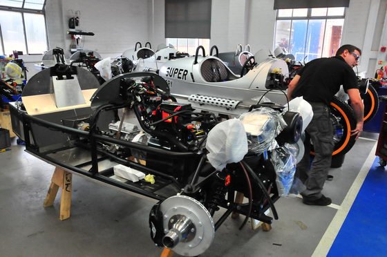 MORGAN atelier montage three wheeler photo Patrick MARTINOLI autonewsinfo