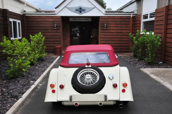 MORGAN entre service commercial Usine a Malvern Photo Patrick MARTINOLI autonewsinfo