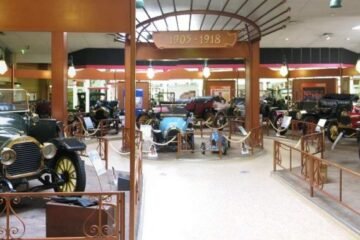 EN VISITE AU 'MUSÉE DE L'AVENTURE PEUGEOT' À SOCHAUX