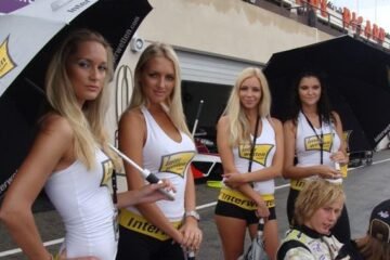LES PLUS BELLES GRID GIRLS DE LA SAISON 2016 EN MOTO GP ET F1.