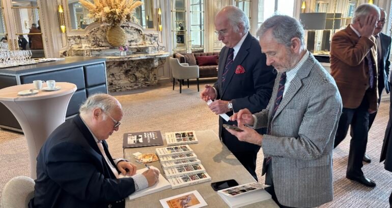 LIVRE. CARADISIAC PRÉSENTE ‘MÉMOIRES DE PASSION