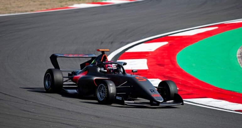 F1 ACADEMY. A SHANGHAÏ, FELBERMAYR GAGNE LA COURSE PRINCIPALE