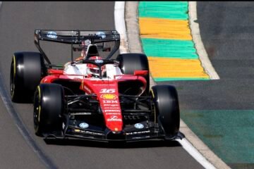 F1. A MELBOURNE FERRARI DÉBUTE PAR UN DOUBLÉ AUX 1ers ESSAIS
