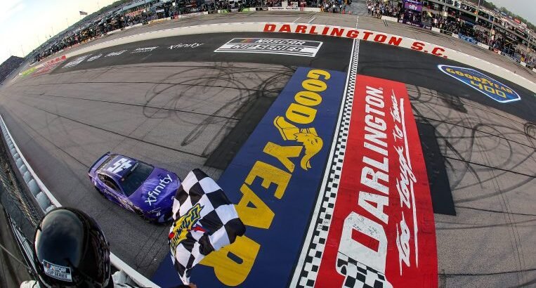 NASCAR. QUATRIÉME VICTOIRE CONSÉCUTIVE EN 2026 POUR TYLER REDDICK QUI S’IMP0SE A DARLINGTON !