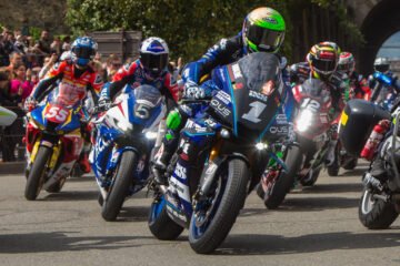 24 HEURES DU MANS MOTOS: ENTRE CONTRÔLES TECHNIQUES ET PARADE EN VILLE…