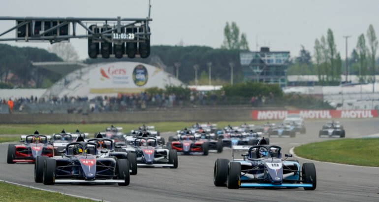 F4 FRANCE. APRÈS BOUZAR ET FRANCIS, DAUVERGNE GAGNE À SON TOUR À NOGARO