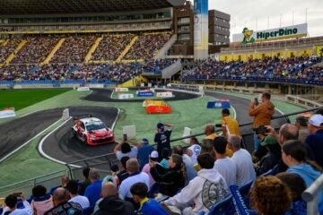 WRC. KATSUTA 1er LEADER AUX ILES CANARIES DEVANT PAJARI !
