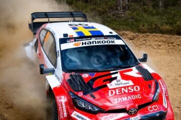 WRC. OLIVER SOLBERG AUX COMMANDES AU RALLYE DU PORTUGAL DEVANT FORMAUX ET OGIER