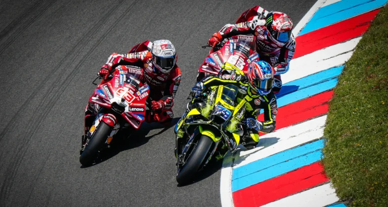 MOTOGP. MARC MARQUEZ S’IMPOSE A BRNO DEVANT AGURO ET PECCO BAGNAIA