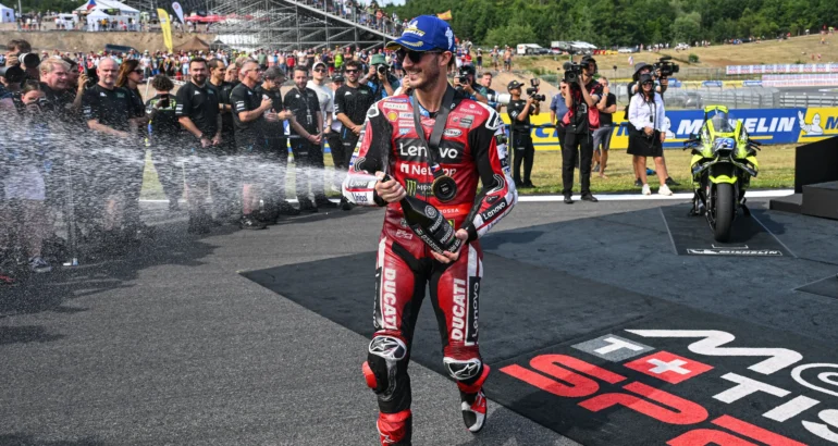 MOTOGP A BRNO. VICTOIRE POUR ‘PECCO DEVANT OGURA ET MARC MARQUEZ