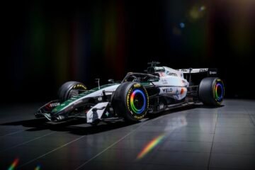  F1. LIVRÉE HISTORIQUE POUR McLAREN AU BRITISH GP A SILVERSTONE