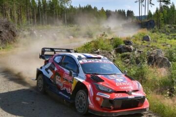  WRC. OGIER SOLIDE LEADER AU RALLYE DE FINLANDE