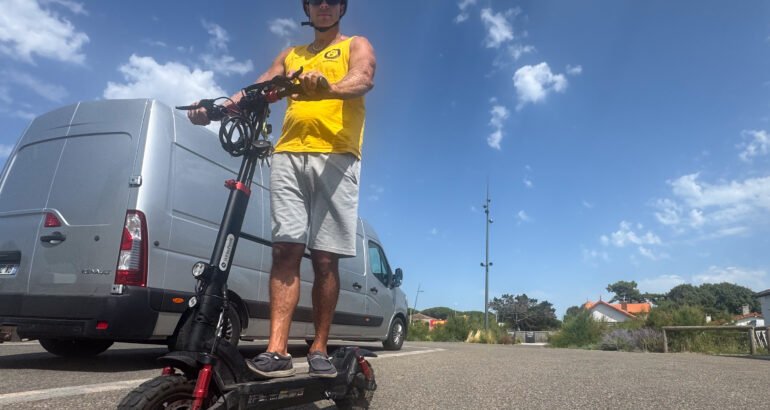 CASQUE ET GILET JAUNE DEVIENNENT OBLIGATOIRES POUR LES TROTINETTES A PARIS ET EN BANLIEUE DEPUIS LE 7AOUT 2026