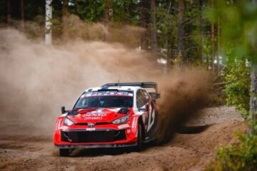 WRC. ABANDON D’OGIER SUR SORTIE DE ROUTE. PAJARI RÉCUPÉRE LA TÊTE EN FINLANDE WRC. ABANDON D’OGIER SUR SORTIE DE ROUTE. PAJARI RÉCUPÉRE LA TÊTE EN FINLANDE