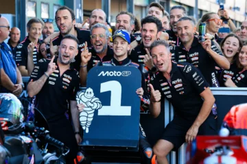 MOTOGP. L’APRILIA DE BEZZECCHI EN POLE DEVANT LA DUCATI DE MARC MARQUEZ