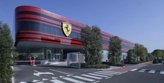 F1. A MARANELLO, FERRARI SOUTIENT FRED VASSEUR