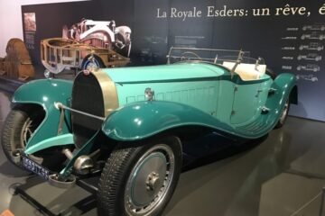 SALON EPOQ’AUTO 2026. NATURELLEMENT…LE STAND BUGATTI EN VEDETTE!