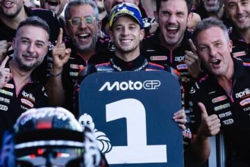 MOTOGP. BEZZECCHI EMMÉNE UN QUADRUPLÉ HISTORIQUE POUR APRILIA AU GP D’INDONÉSIE !