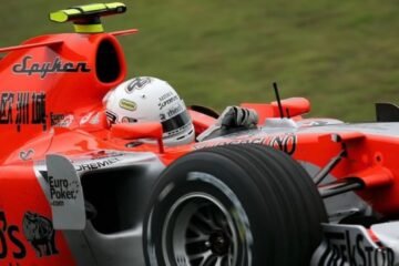 F1. IL Y A 20 ANS CE 6 OCTOBRE, ALEX PREMAT ROULAIT EN F1 AU GP DE CHINE